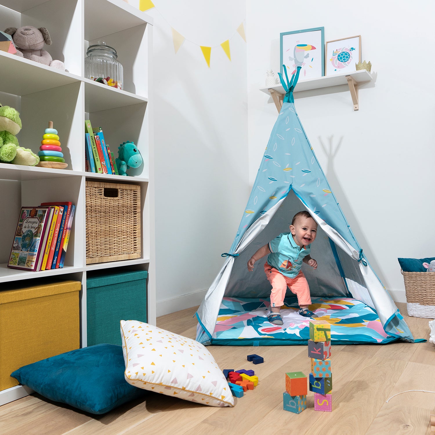 Indoor Outdoor Play Tent For Infants and Todddlers Babymoov