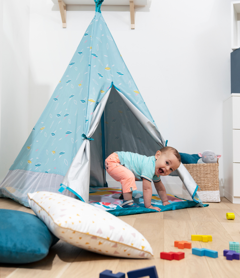 Kids play shop teepee